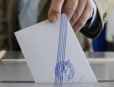 Δημοσκόπηση: Οι πολίτες δεν επηρεάζονται από τις προεκλογικές παροχές της κυβέρνησης (βίντεο-φωτο)
